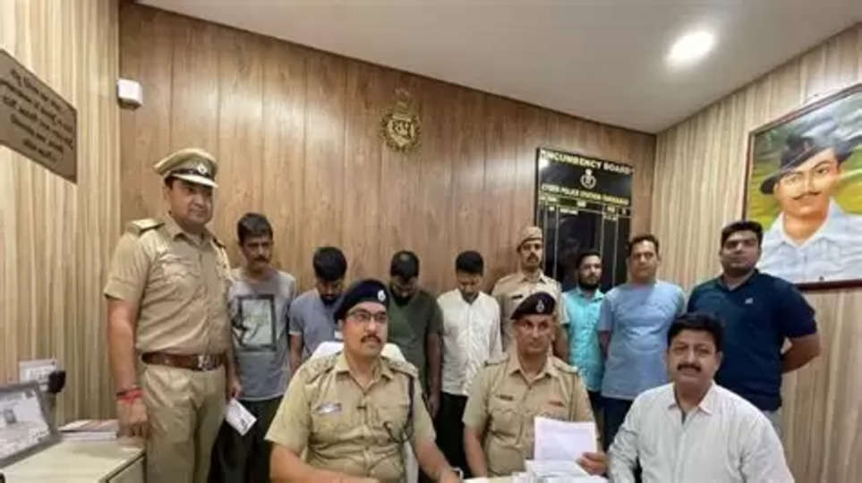 Mau Cyber Crime: ऑनलाइन गेम का लालच देकर 70 करोड़ की ठगी, 30 जालसाज गिरफ्तार; मोबाइल- लैपटॉप बरामद in detail