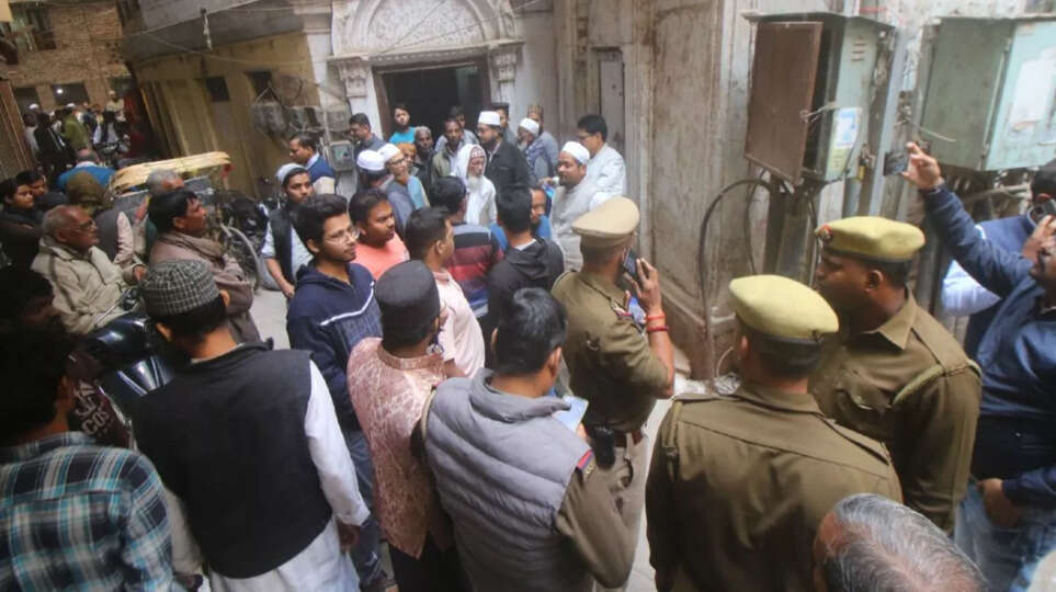 स्थानीय लोगों के लिए स्थिति असहज जरूर है